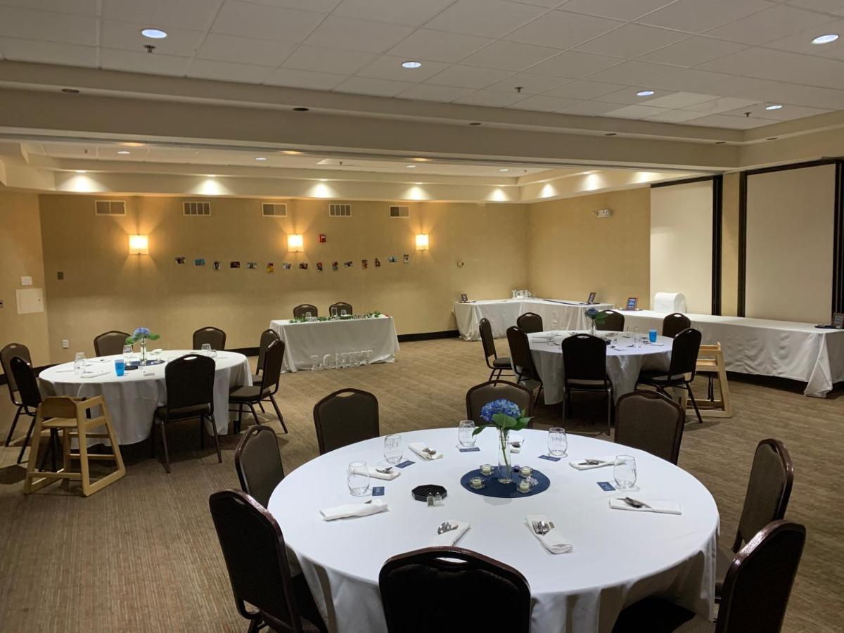 Radisson Hotel Detroit-פרמינגטון הילס מראה חיצוני תמונה