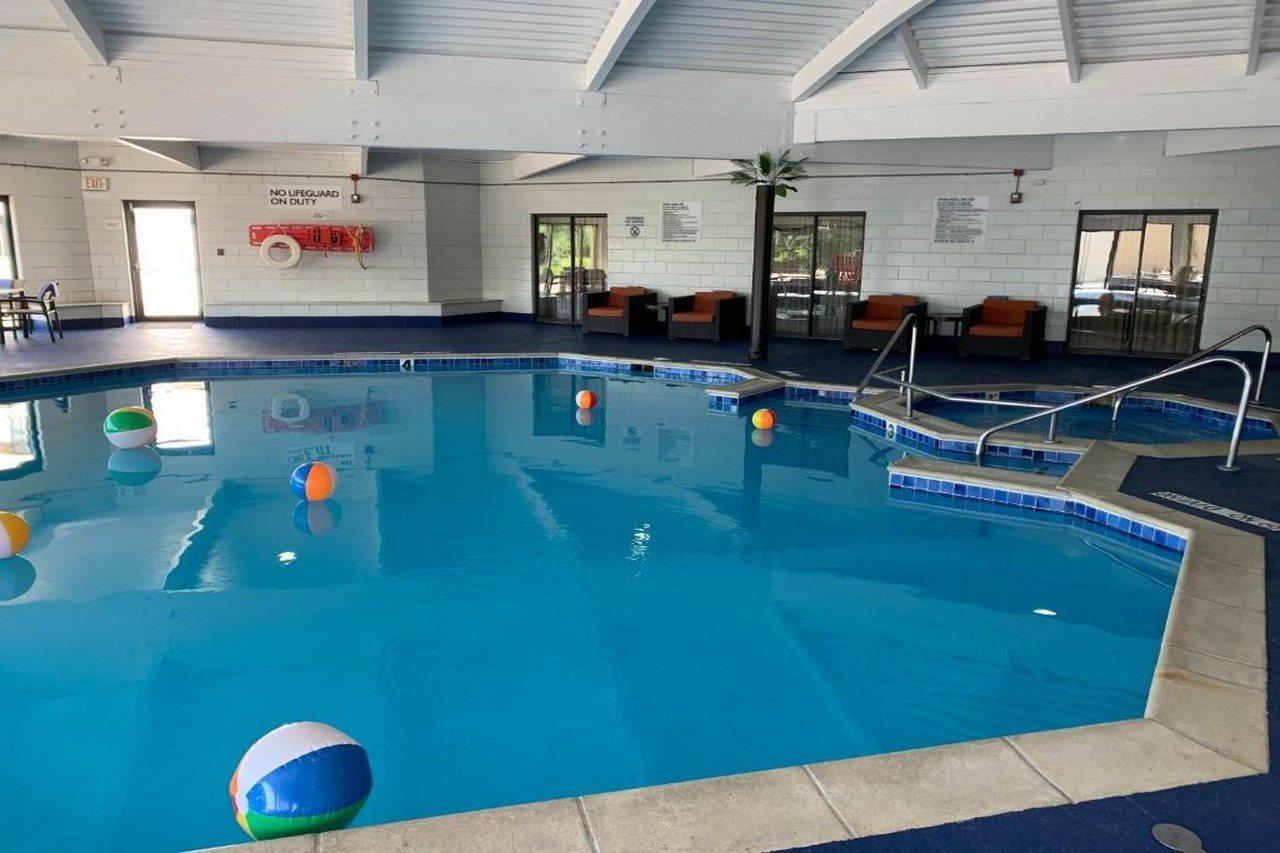 Radisson Hotel Detroit-פרמינגטון הילס מראה חיצוני תמונה