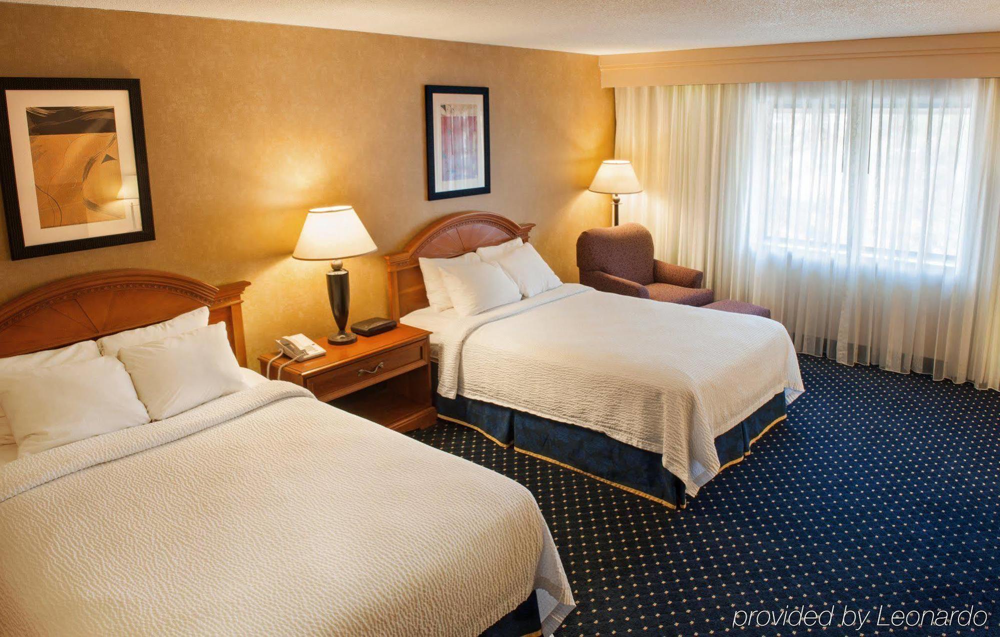 Radisson Hotel Detroit-פרמינגטון הילס מראה חיצוני תמונה