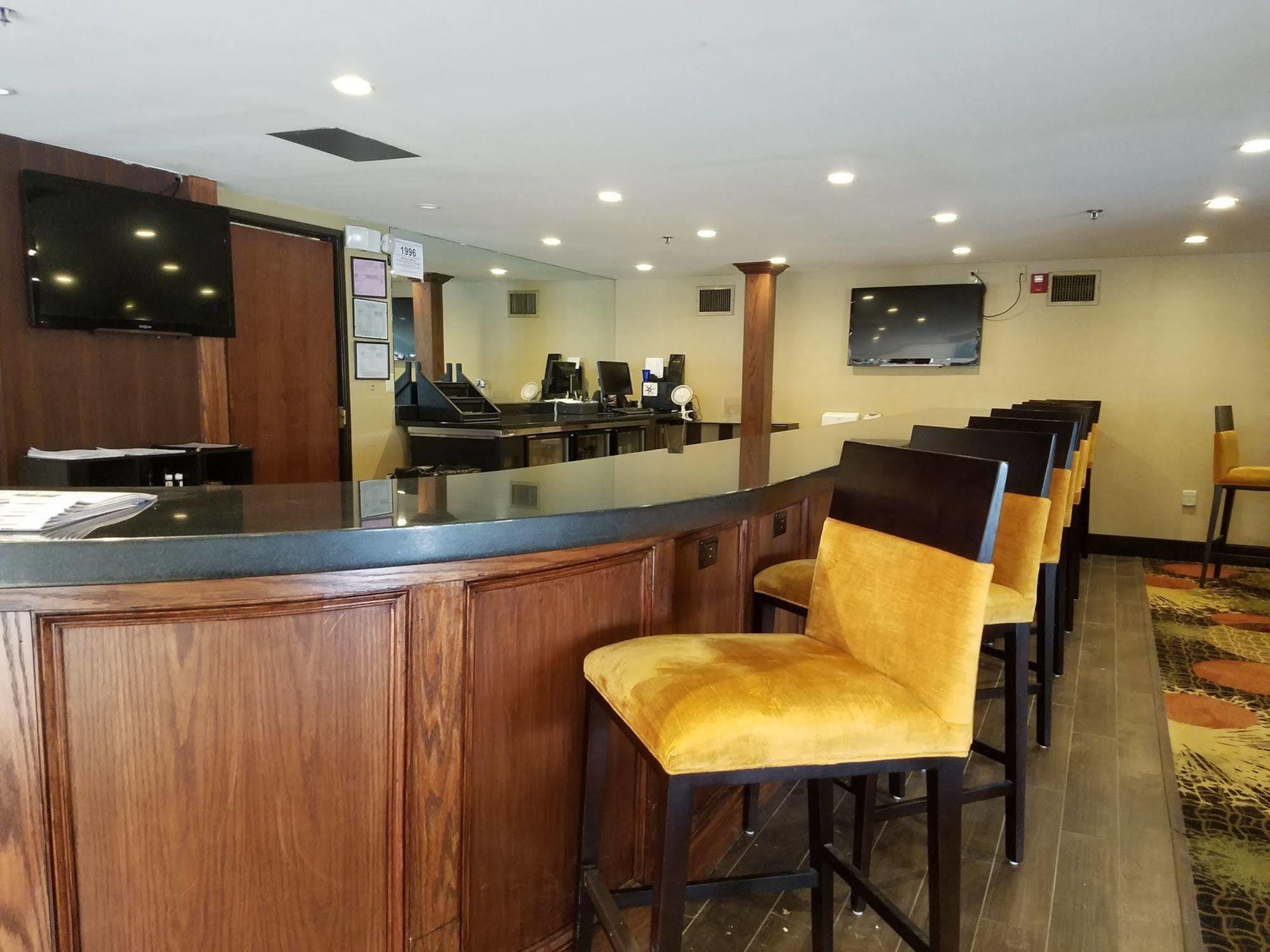 Radisson Hotel Detroit-פרמינגטון הילס מראה חיצוני תמונה