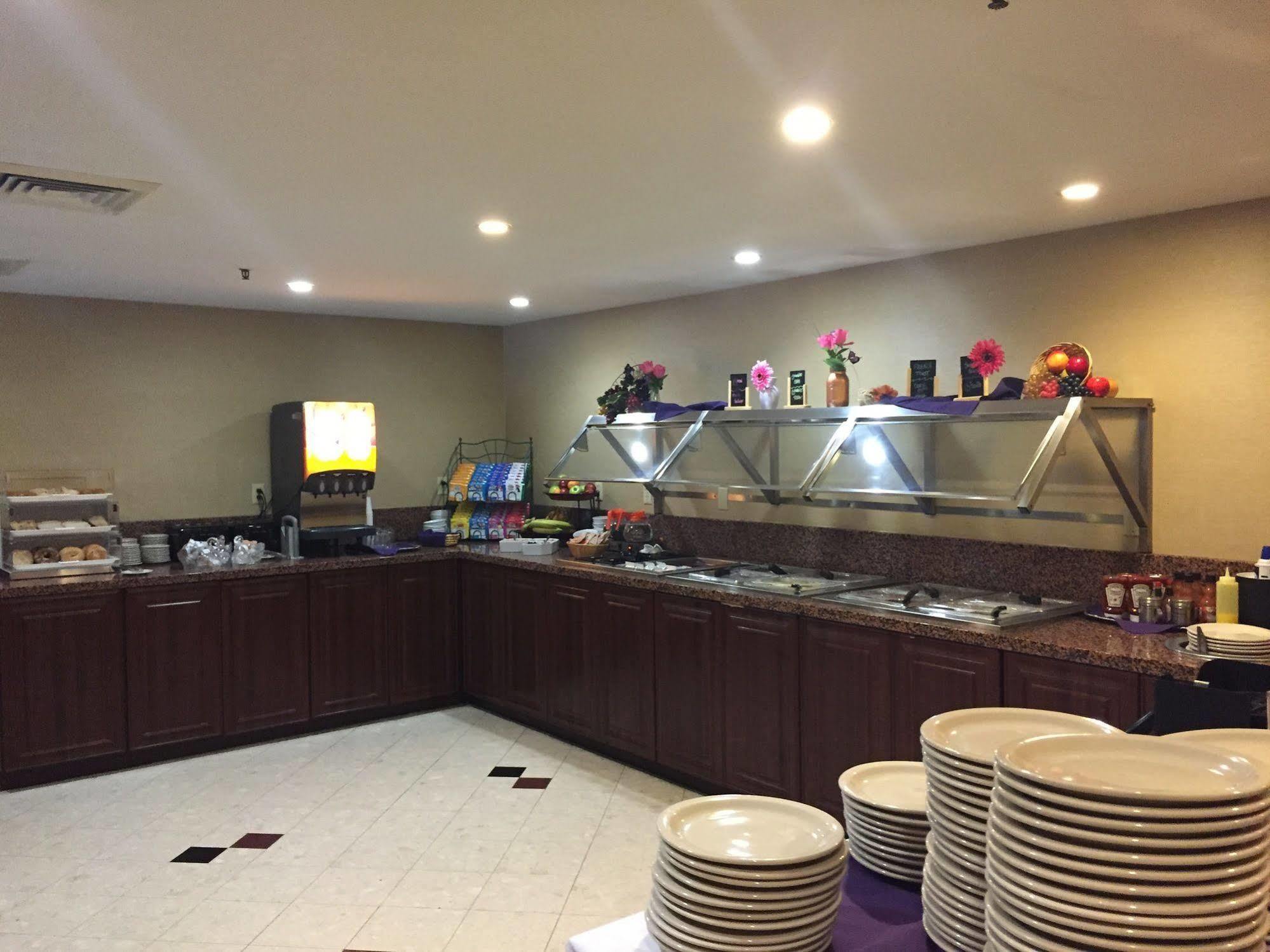 Radisson Hotel Detroit-פרמינגטון הילס מראה חיצוני תמונה